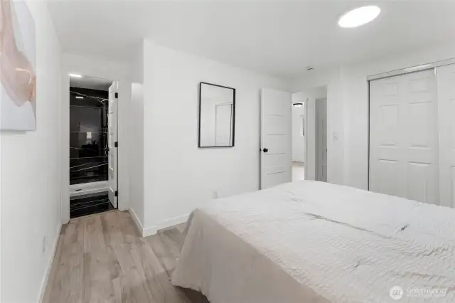 Primary w/ private bathroom