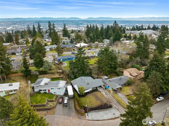 Close to I5 - not airport