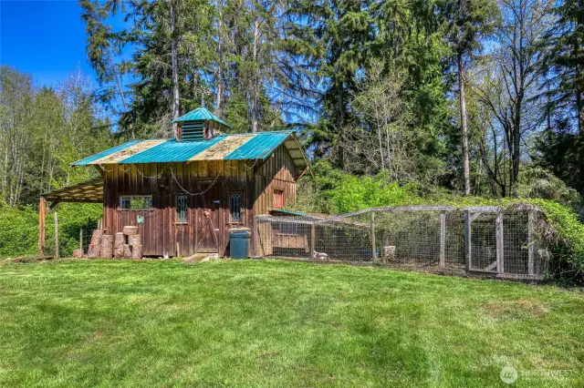 Cute and unique barn with coop