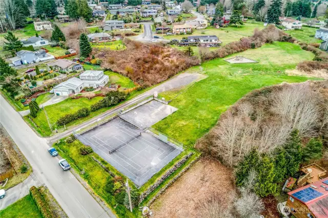 Basketball/Tennis Courts