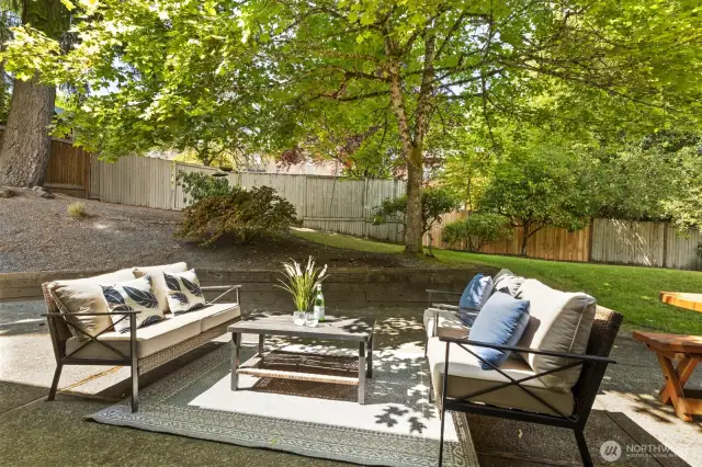 Soak up the remaining bits of summer in this fantastic outdoor space!
