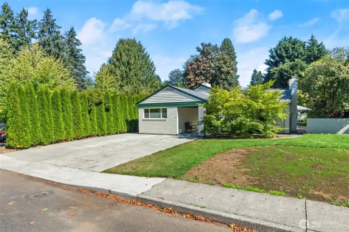 The popular Carlyon area of Olympia is home to this fabulous 3 bedroom plus office charmer!