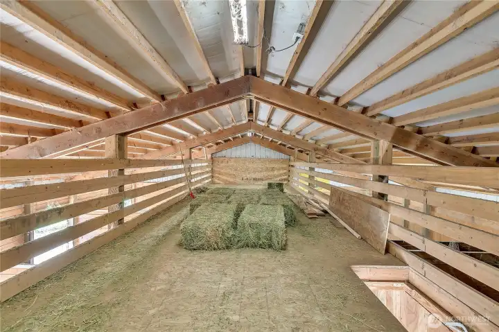8 ton hay loft