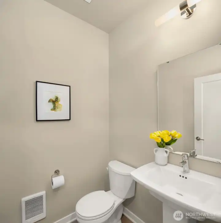 Mian floor powder provides convenience for everyday living.