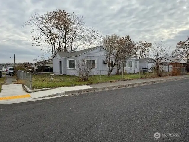 The home has newer vinyl windows.  Also, notice how many windows there are to allow in plenty of natural light.