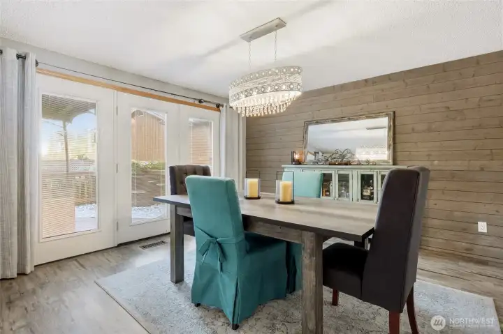 coming from the living room, to your left you walk into the formal dinning. with lots of space for entertaining, and easy access to the backyard!