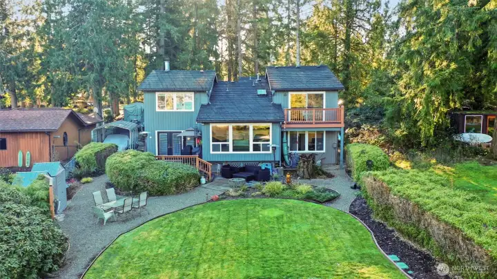 there is plenty of space for all your needs, like BBQ, Bonfires, or just some swimming to name a few.