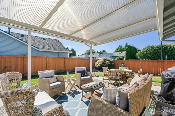 Enjoy your morning coffee and relax in the evening with a nice glass of wine in your private backyard