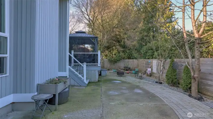 Deck, patio, and privacy—everything you need