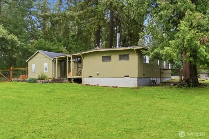 The yard has been well maintained, reflecting pride of ownership and offering a clean, cared-for outdoor space that’s ready to enjoy.