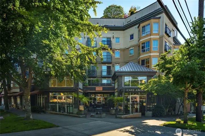 Welcome to the Onyx in the heart of Capitol Hill