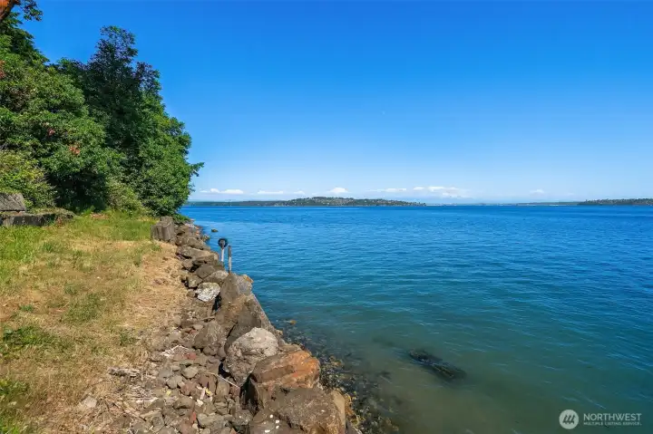 Views of Mount Rainier and Commencement Bay from the shoreline. Launch your kayak, stand-up paddle boards or canoe and explore the island from the water.