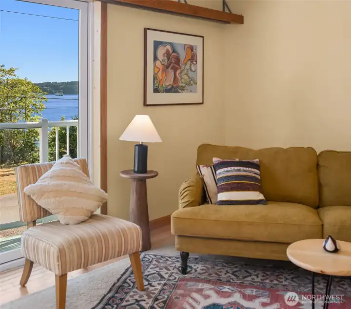 This room invites you to slow down and enjoy the vacation vibes!