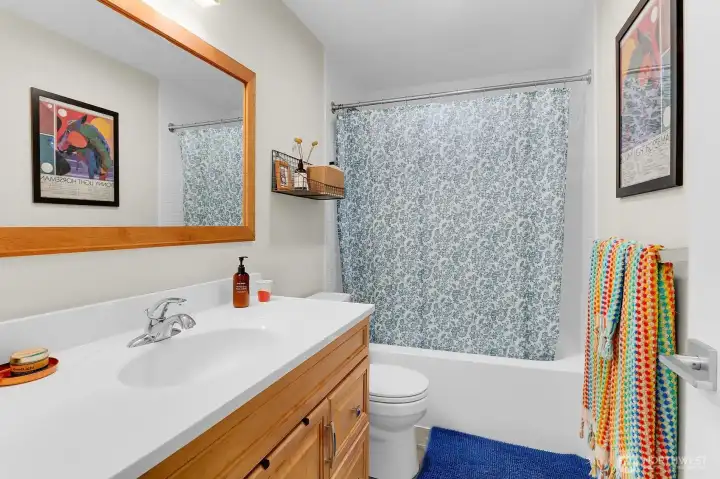 Full bath on the main.