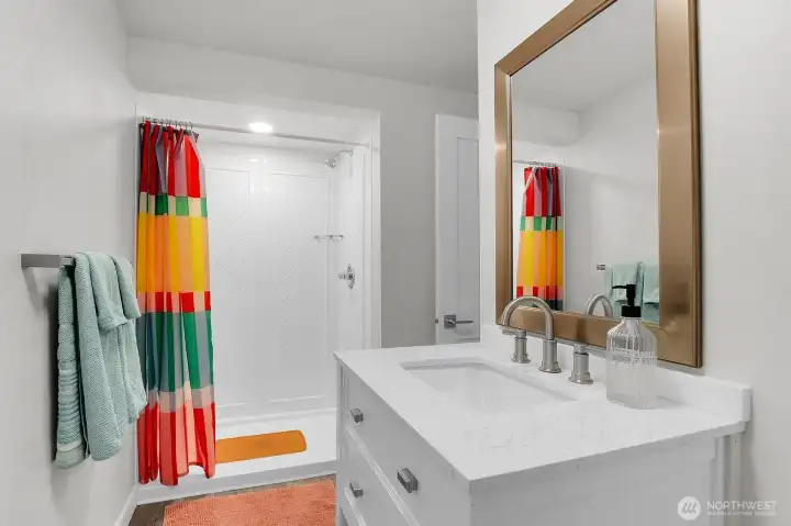 3/4 bath in STR