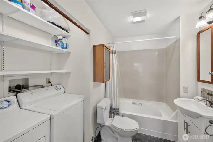 Bathroom/Laundry Bathroom/Laundry