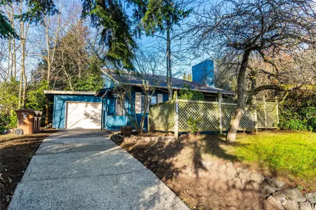 driveway with one car garage