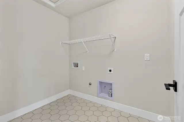 Photos are of the 2200 plan built at a different community. Details and finishes will vary. Ask Agent for details.