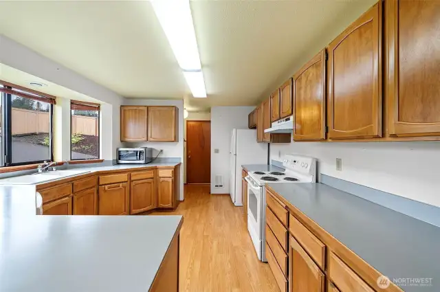 6551 Kitchen.