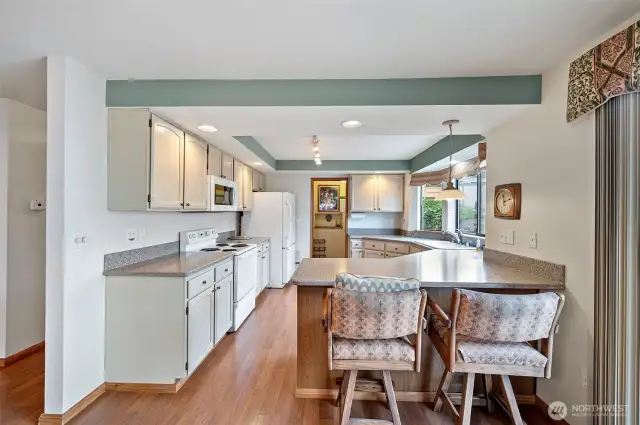 6553 Kitchen.