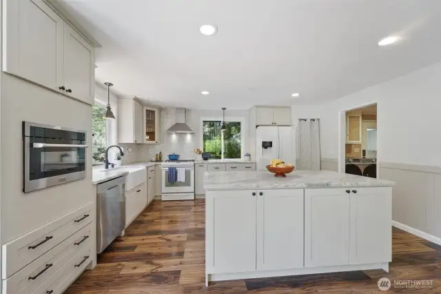 Center island is perfect for meal prep.