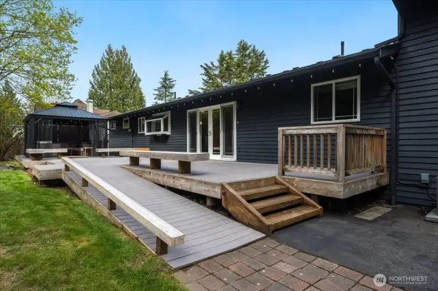 Wheelchair access. Trex deck. sitting benches. plumbed for gas BBQ