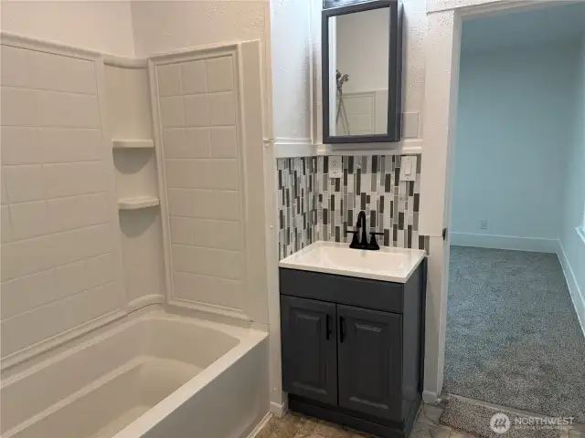 Jack and Jill bath