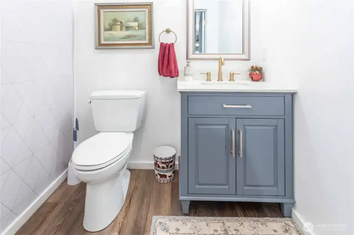 Guest bathroom Main Floor