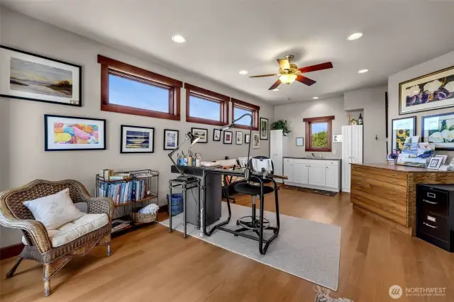 Art studio with wet bar and northern light