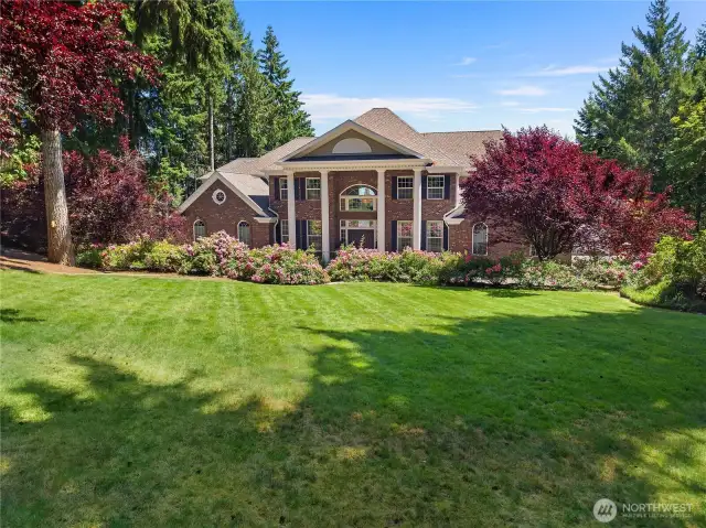 Sunrise Ridge Estates! Private 4.8 acre gated estate. Home is an abundant 7,054 sq ft with 4+ bedrooms, 4.5 baths. Spectacular Vista and Mt Rainier views!