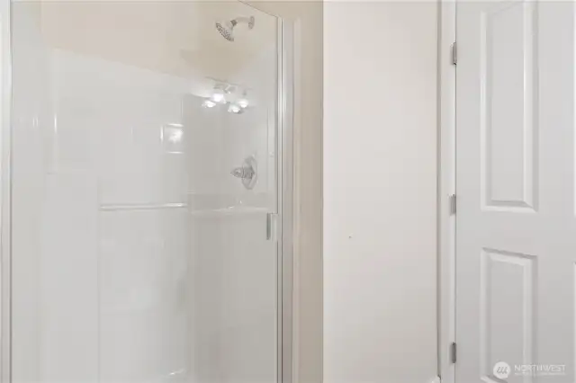 bath 1st fl