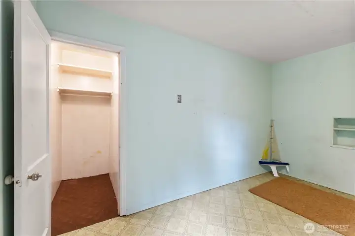 2nd Bedroom