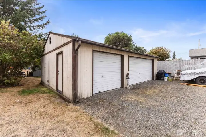 3 car garage
