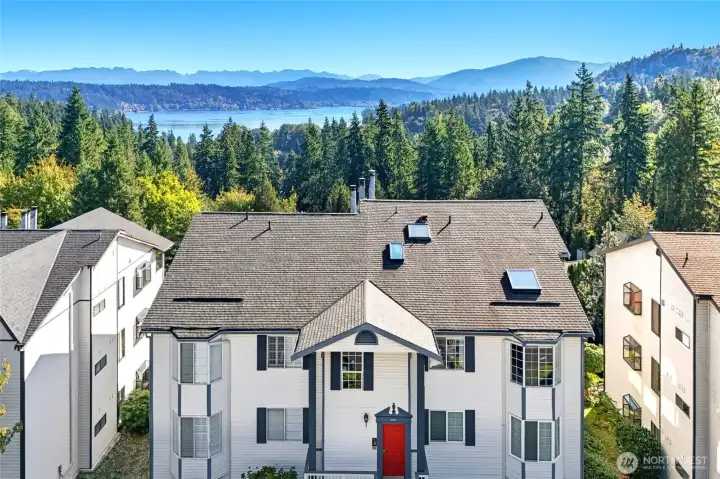 Beautifully maintained Wildridge Condominium community with scenic surroundings and stunning Lake Sammamish and Cascade Mountain views.