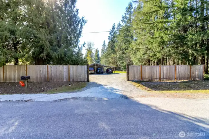 Here's the entry, it's fenced and priate,