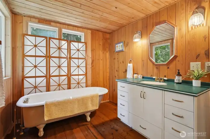 Primary bath with claw foot soaking tub