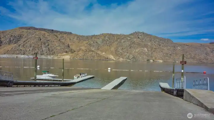 Spring Canyon State Park has boat launches & plenty of parking