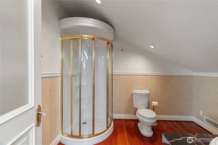 Upstairs 3/4 bath