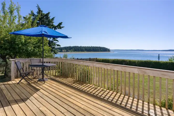 Wide open views of San Juan Channel, the entrance to Fisherman Bay and passing ferries.