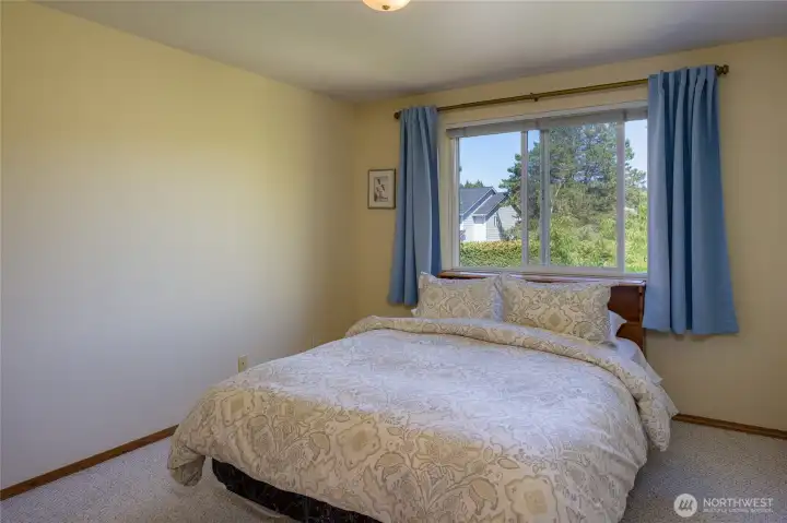 Second bedroom.