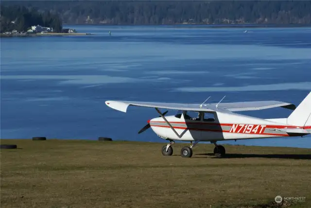 Howell Airport & Waterfront Residence