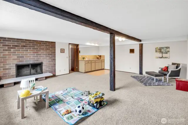 Recreational room (or possible studio rental)