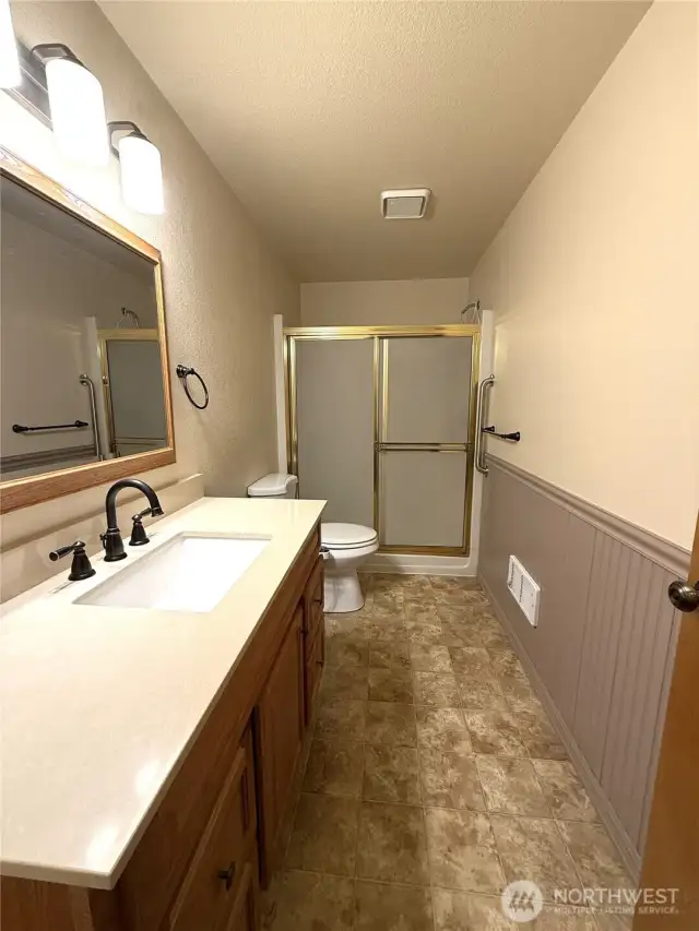 Lower 3/4 Bath