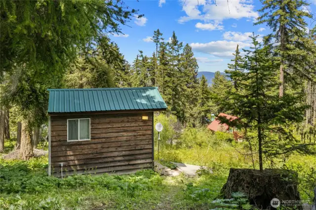 Side View of Sleeping Cabin