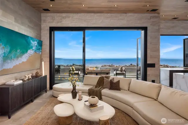 Watch ships pass by from the comfort of your living room or step outside and feel the connection to the waterfront.