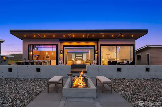 The dual 20 foot optional fire walls are plumbed for gas. Add the guts and your set with FIRE. They make very nice planters if you want to add greenery.