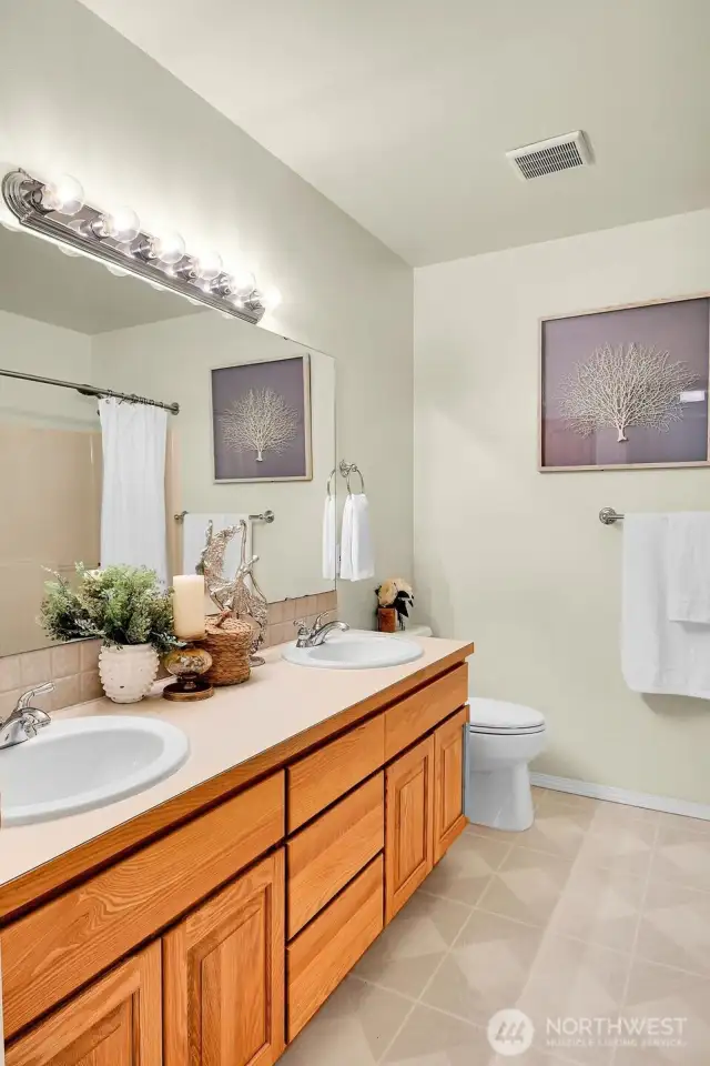 Guest bath.