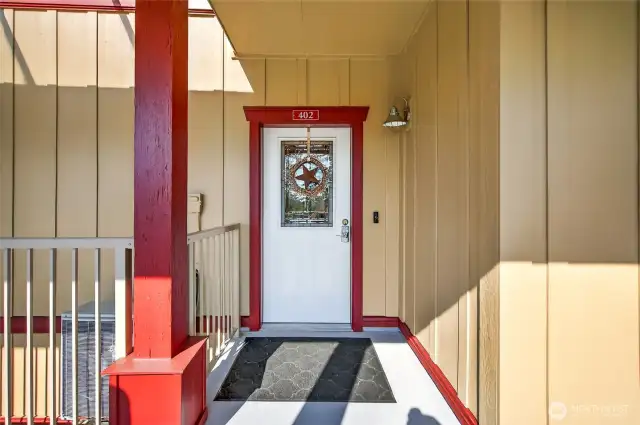 Level accessible entry near elevator - Top Floor