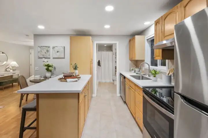 DADU offers 490 sq feet of additional space.