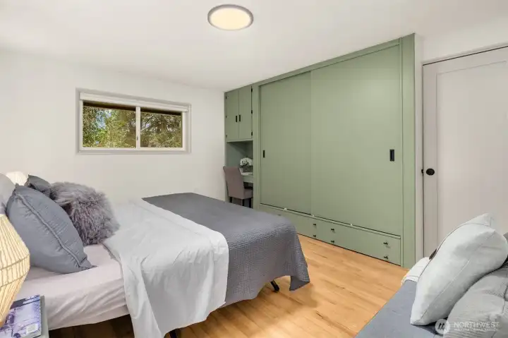 Built-in desk in primary bedroom